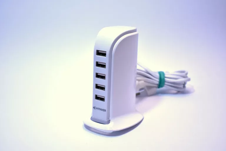 STACJA ŁADUJĄCA USB HYKKER 240025