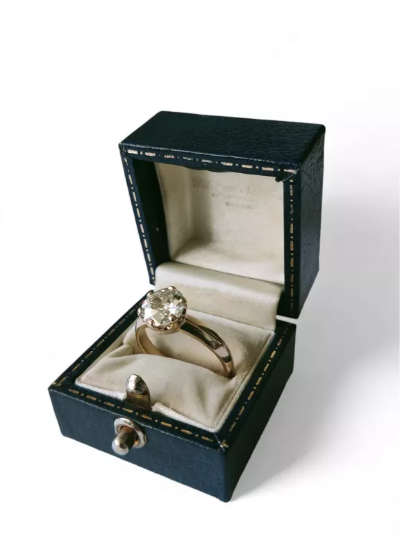 pierscionek-z-brylantem-o-masie-222-ct-wycena-wroclaw-material-dominujacy-223721-131072