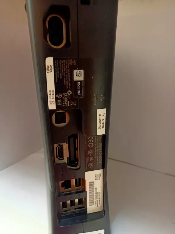 KONSOLA XBOX 360 + ZESTAW GIER PAD , OKABLOWANIE