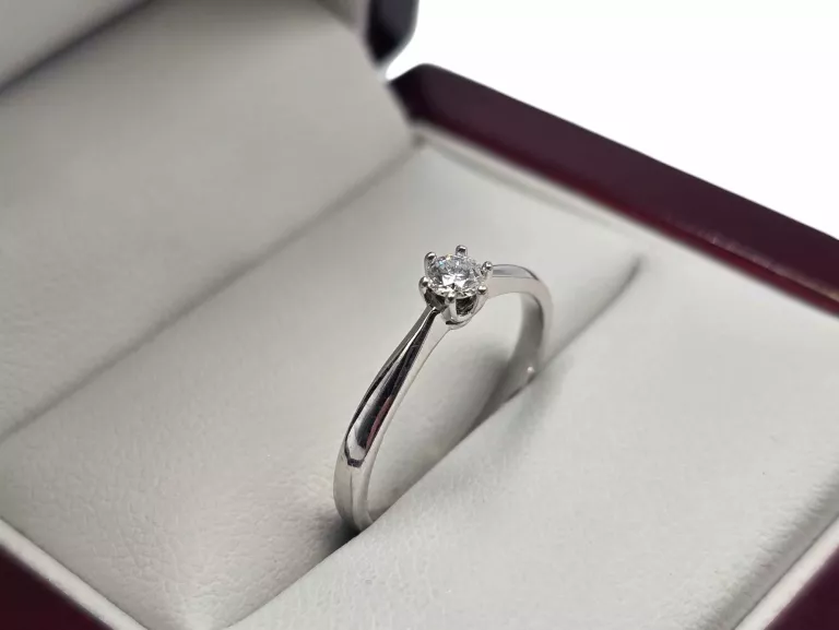 PIERŚCIONEK APART DIAMENT 0,14CT SI2 H-J 375 CERTYFIKAT