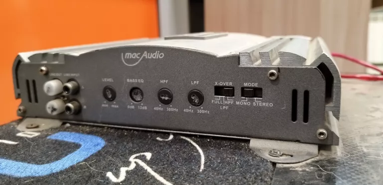 CRUNCH BOX CRB-500 + WZMACNIACZ MAC AUDIO MPX 2000
