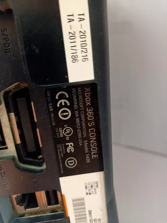 KONSOLA XBOX 360 + ZESTAW GIER PAD , OKABLOWANIE