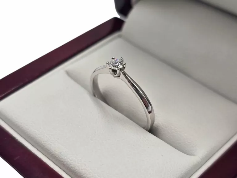 PIERŚCIONEK APART DIAMENT 0,14CT SI2 H-J 375 CERTYFIKAT