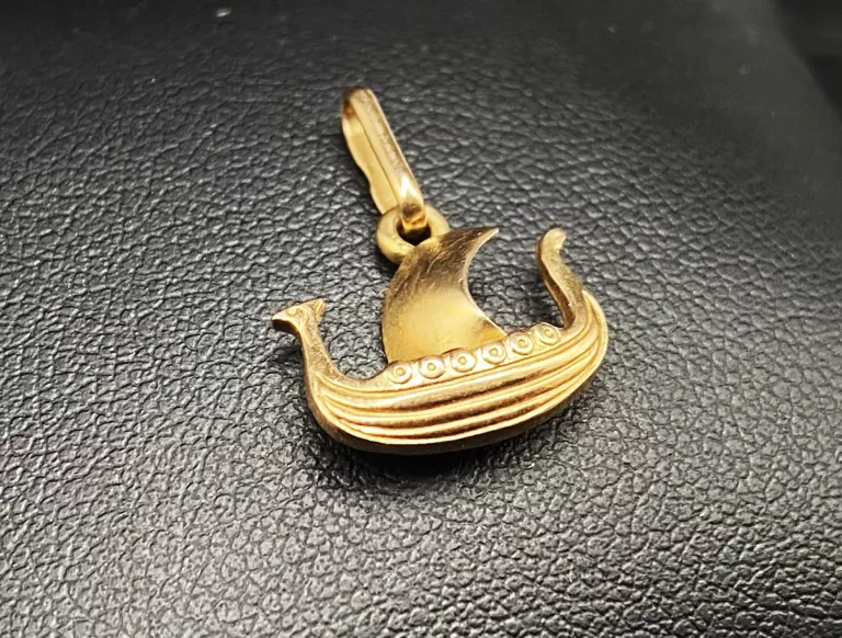 zlota-zawieszka-statek-123-g-p-585-wolnosci-132-bielawa