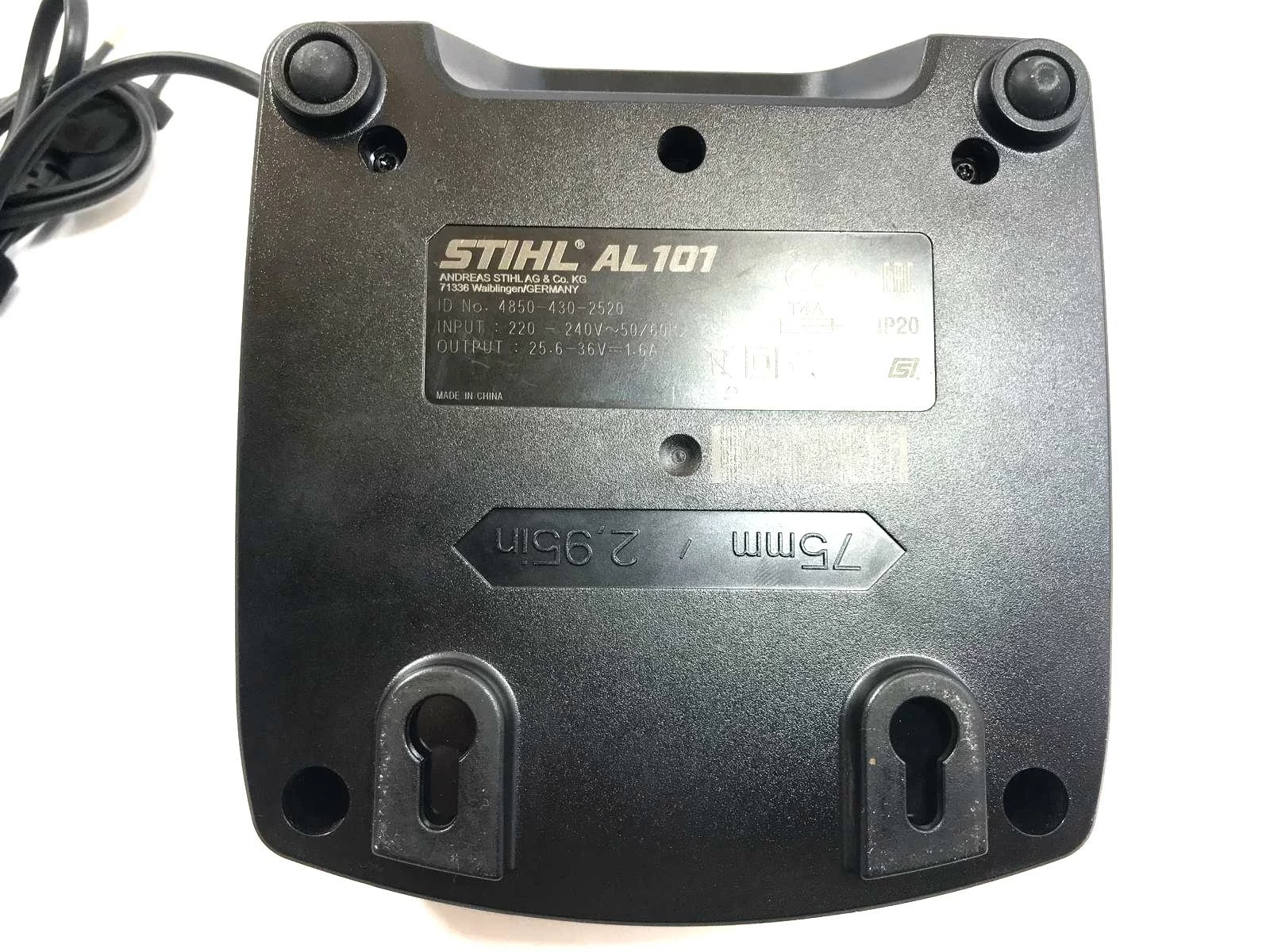 ladowarka-stihl-al101-do-akumulatorow-stan-11323-2