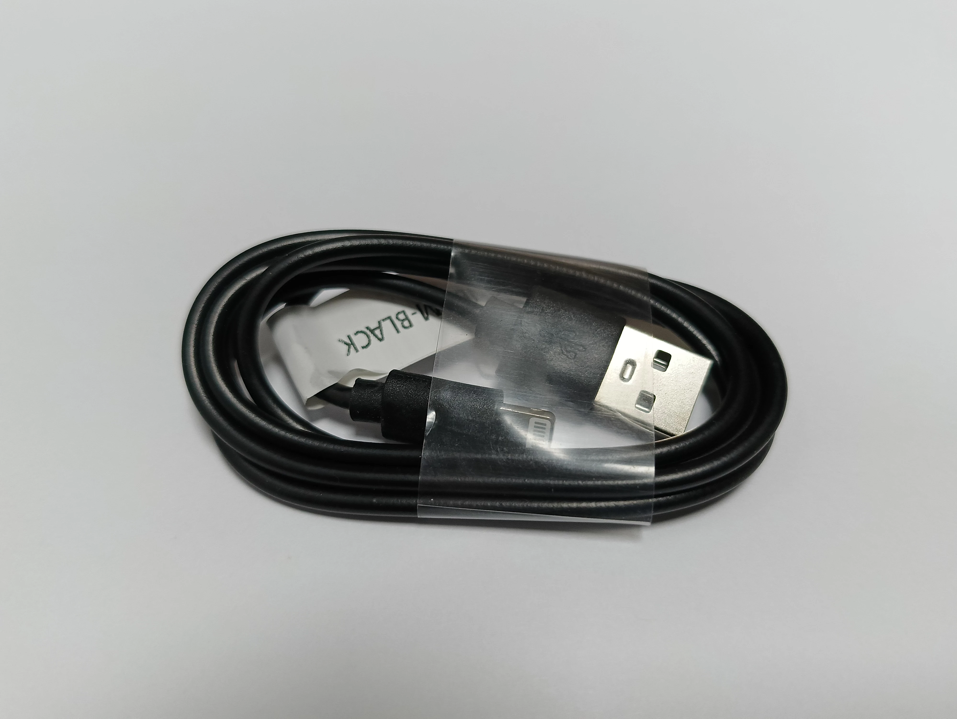 kabel-usb-lightning-czarny-1m-slowackiego-17-katowice