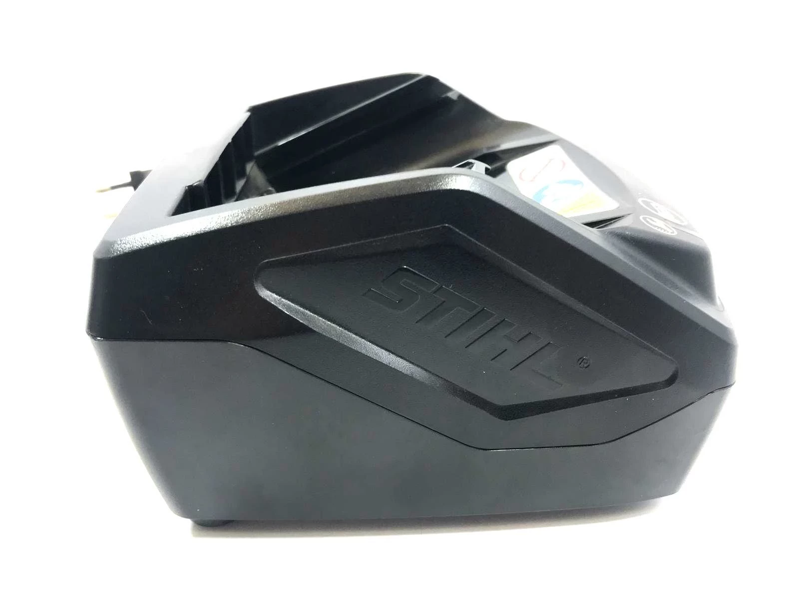 ladowarka-stihl-al101-do-akumulatorow-marka-248811-951570