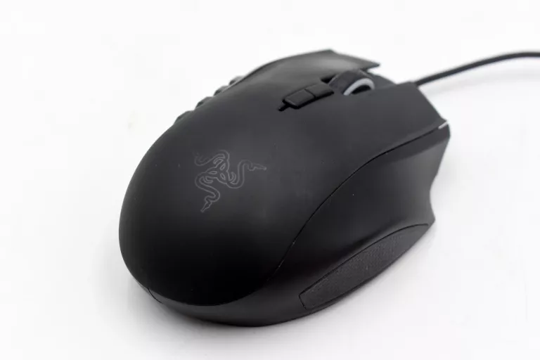 MYSZ RAZER NAGA CHROMA RZ01-0161