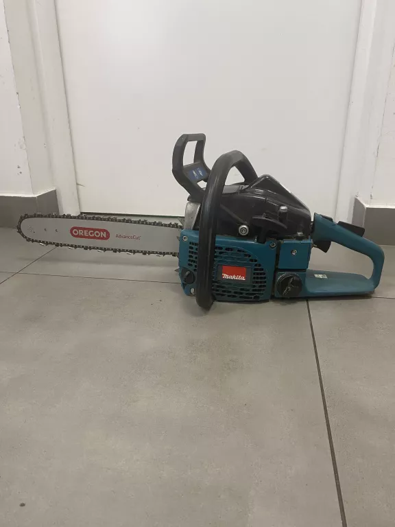 PIŁA SPALINOWA MAKITA DCS 520