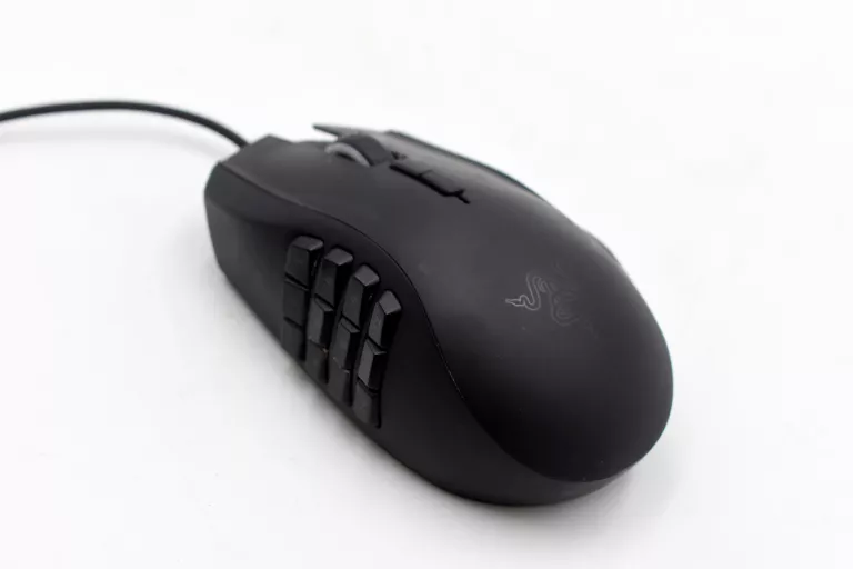 MYSZ RAZER NAGA CHROMA RZ01-0161