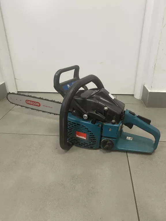 PIŁA SPALINOWA MAKITA DCS 520