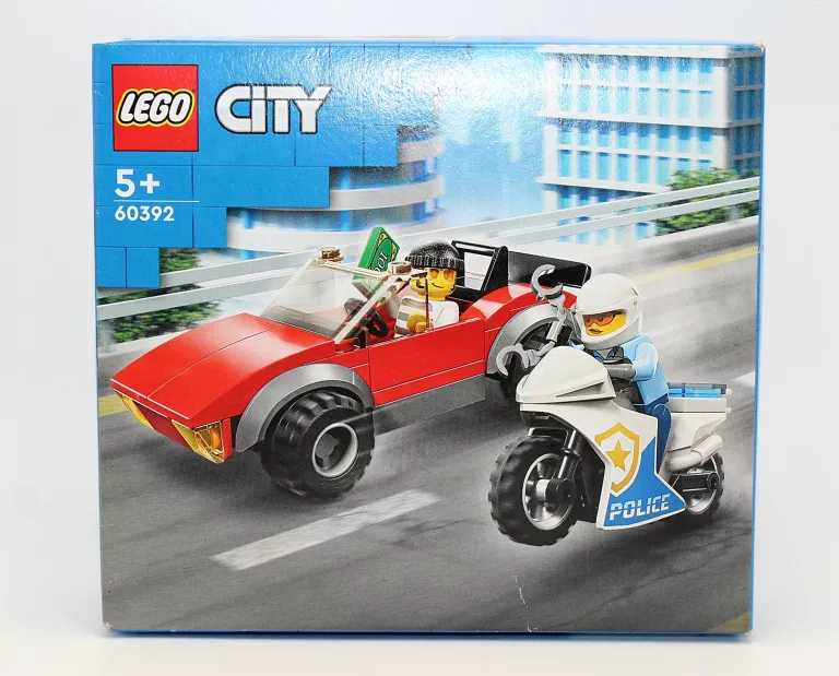 KLOCKI LEGO CITY 60392 MOTOCYKL POLICYJNY – POŚCIG ZA SAMOCHODEM