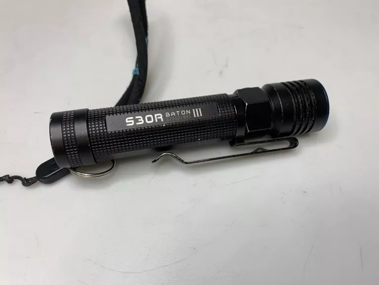 LATARKA OLIGHT S30R BATON III