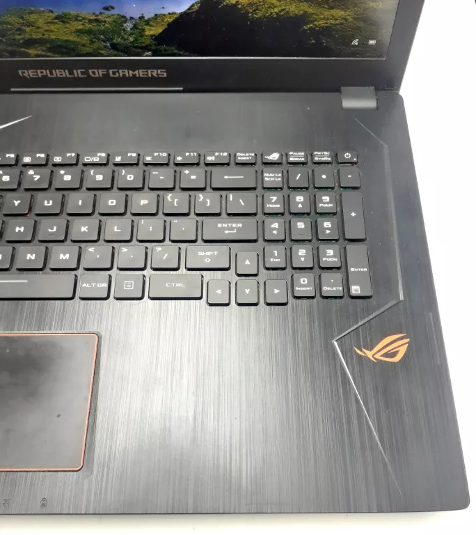 LAPTOP ASUS ROG STRIX 8 GB / 1000 GB GL753VE CZARNY