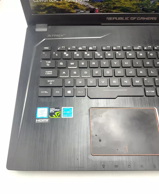 LAPTOP ASUS ROG STRIX 8 GB / 1000 GB GL753VE CZARNY