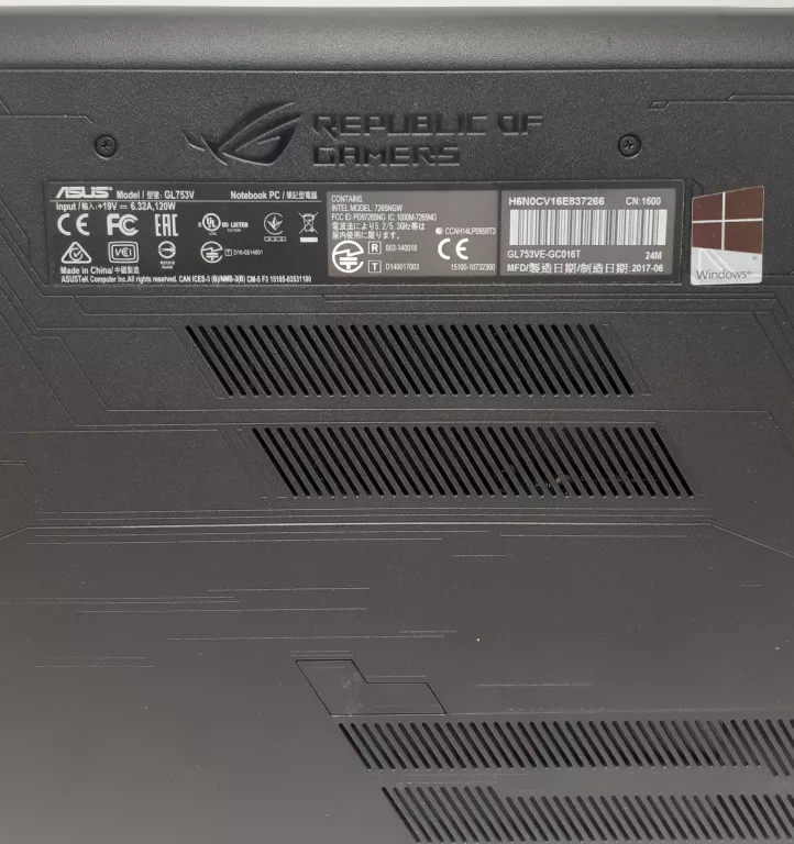 LAPTOP ASUS ROG STRIX 8 GB / 1000 GB GL753VE CZARNY