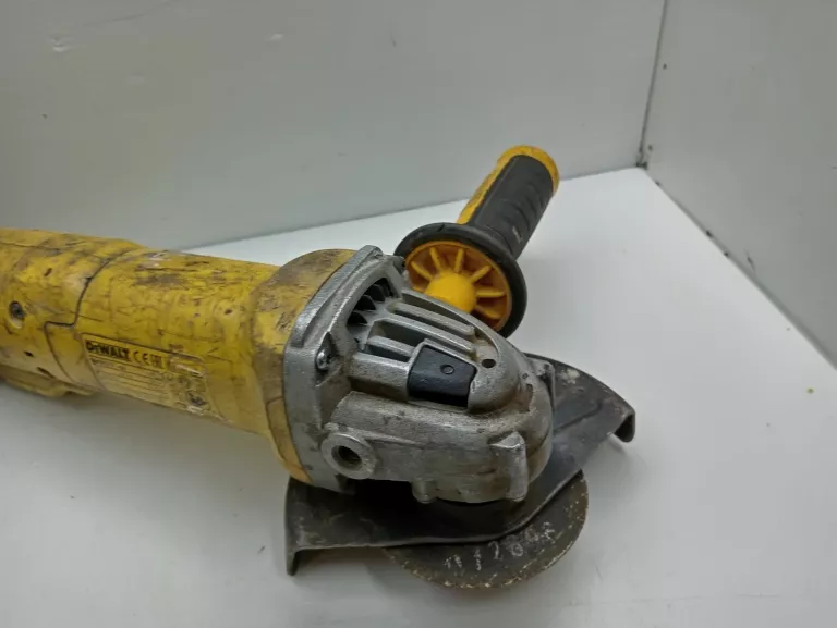 SZLIFIERKA KĄTOWA DEWALT DWE 4217 B/N