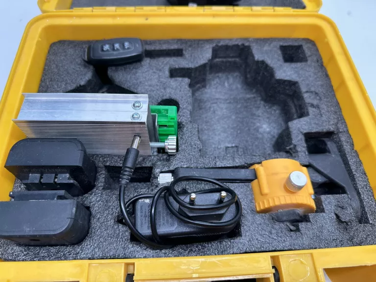POZIOMICA LASEROWA 360° LASER KRZYŻOWY 4D ZESTAW PUD