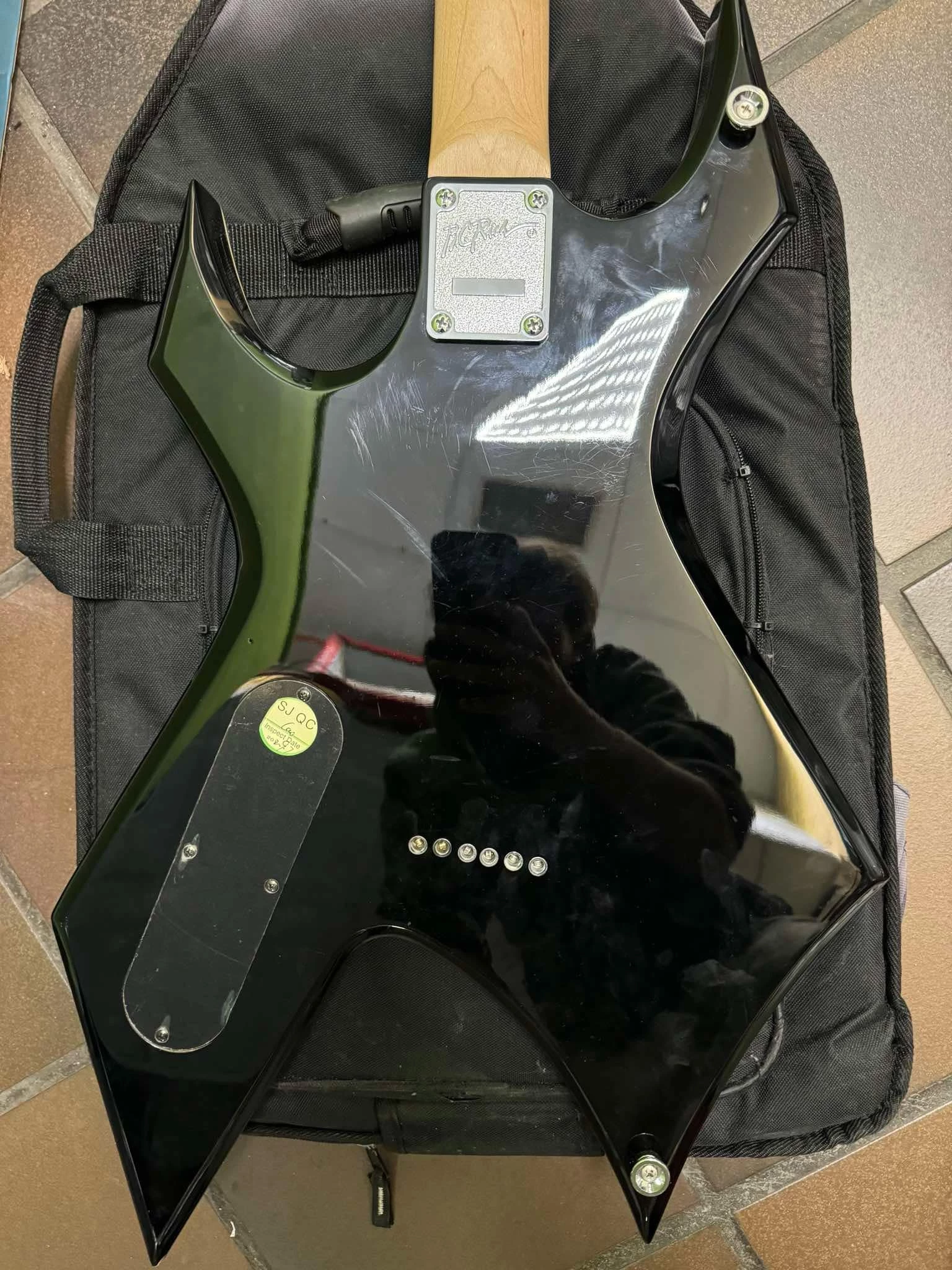 gitara-elektryczna-bc-rich-warlock-duncan-designed-humbucker-liczba-strun-1336-1