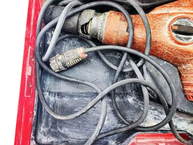 MŁOT WYBURZENIOWY HILTI TE 700-AVR