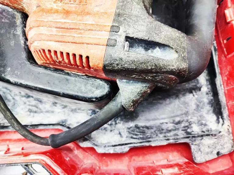 MŁOT WYBURZENIOWY HILTI TE 700-AVR