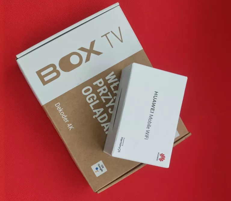 PLAY BOX TV DEKODER 4K + ROUTER HUAWEI MOBILE WIFI