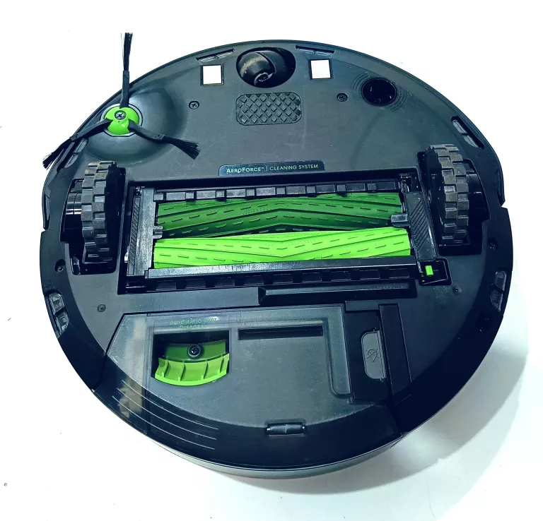 ROBOT ROOMBA J7 + STACJA ŁADUJĄCA