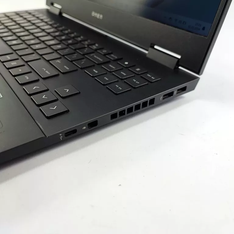HP OMEN 15-EN0016NW 15,6 " AMD RYZEN 5 32 GB / 512 GB SREBRNY