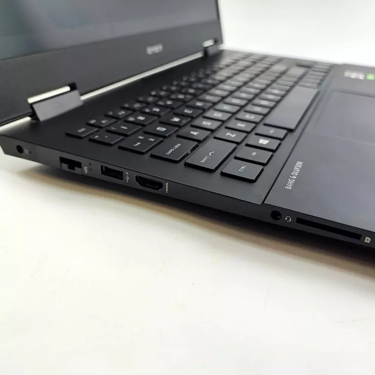 HP OMEN 15-EN0016NW 15,6 " AMD RYZEN 5 32 GB / 512 GB SREBRNY