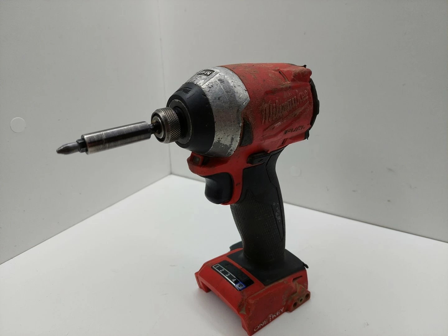 klucz-udarowy-milwaukee-m18-stan-11323-2