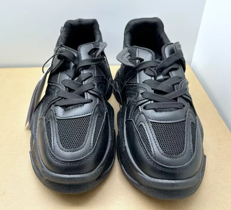 BUTY NA PLATFORMIE SINSAY CZARNE 38