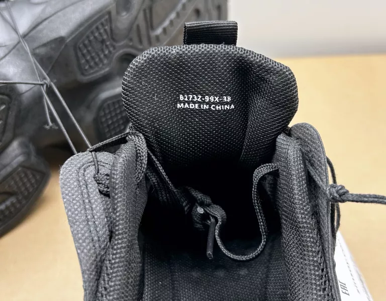 BUTY NA PLATFORMIE SINSAY CZARNE 38