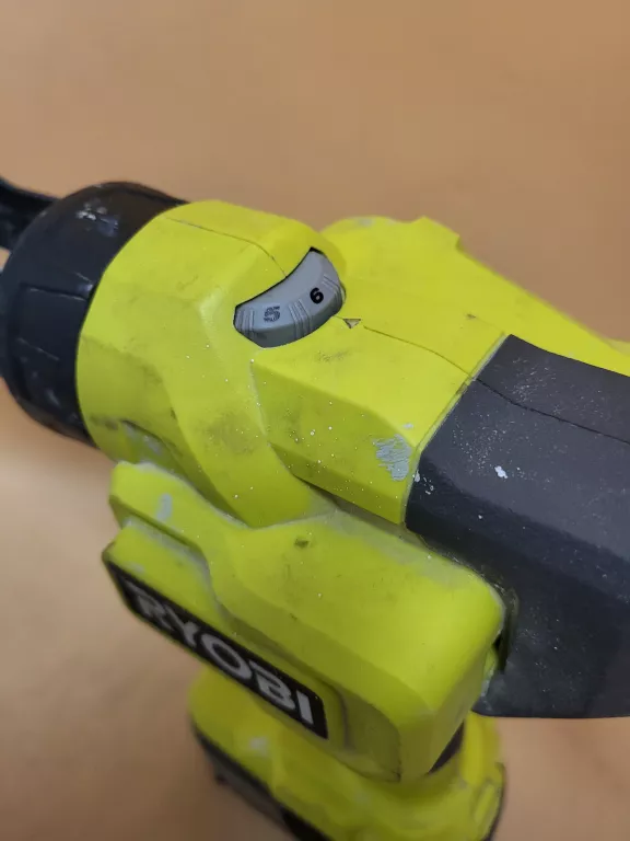 PISTOLET DO SILIKONU RYOBI RCG18 + AKU