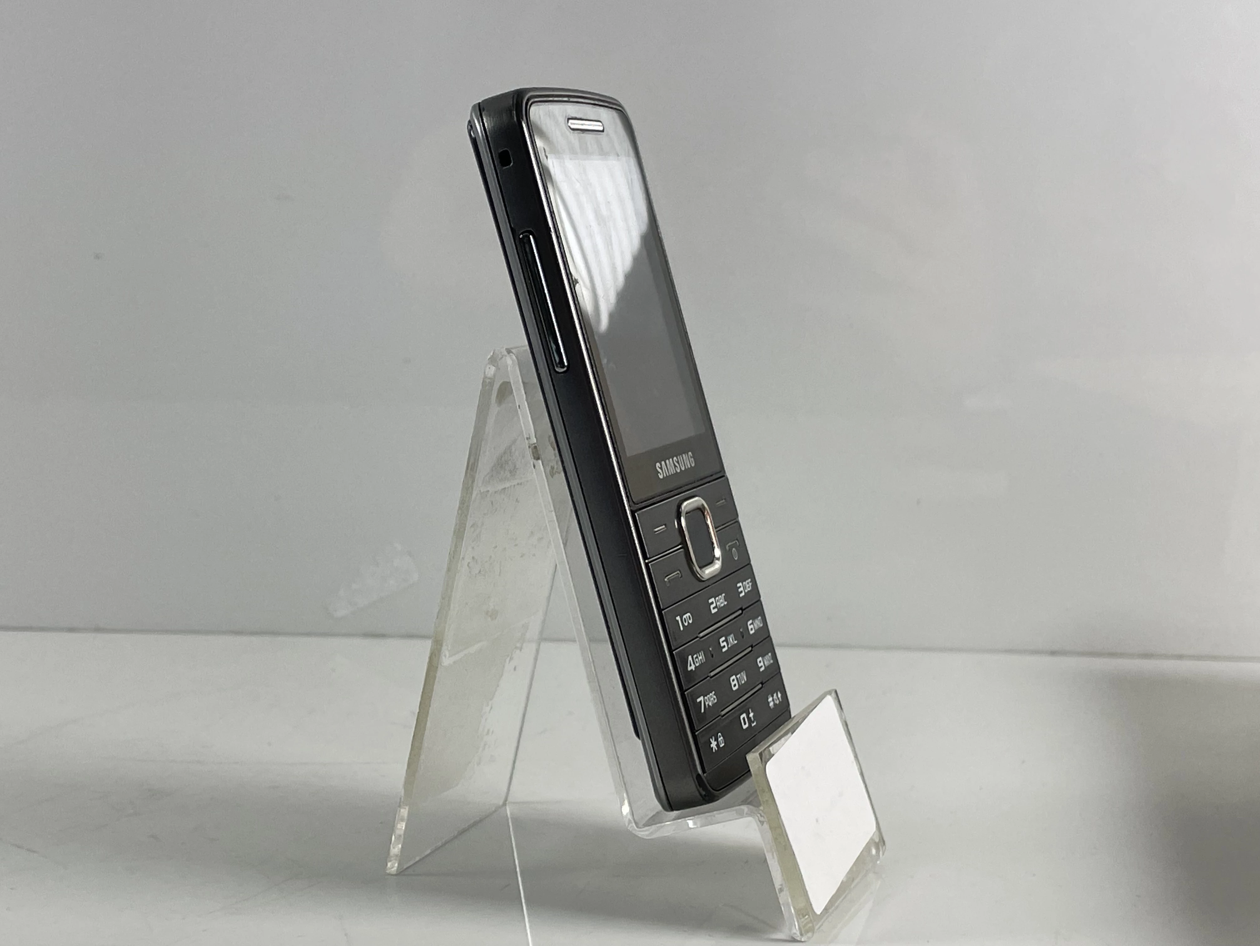 telefon-komorkowy-samsung-gt-s5610-4-mb-128-mb-3g-srebrny-ean-gtin-8806071622408