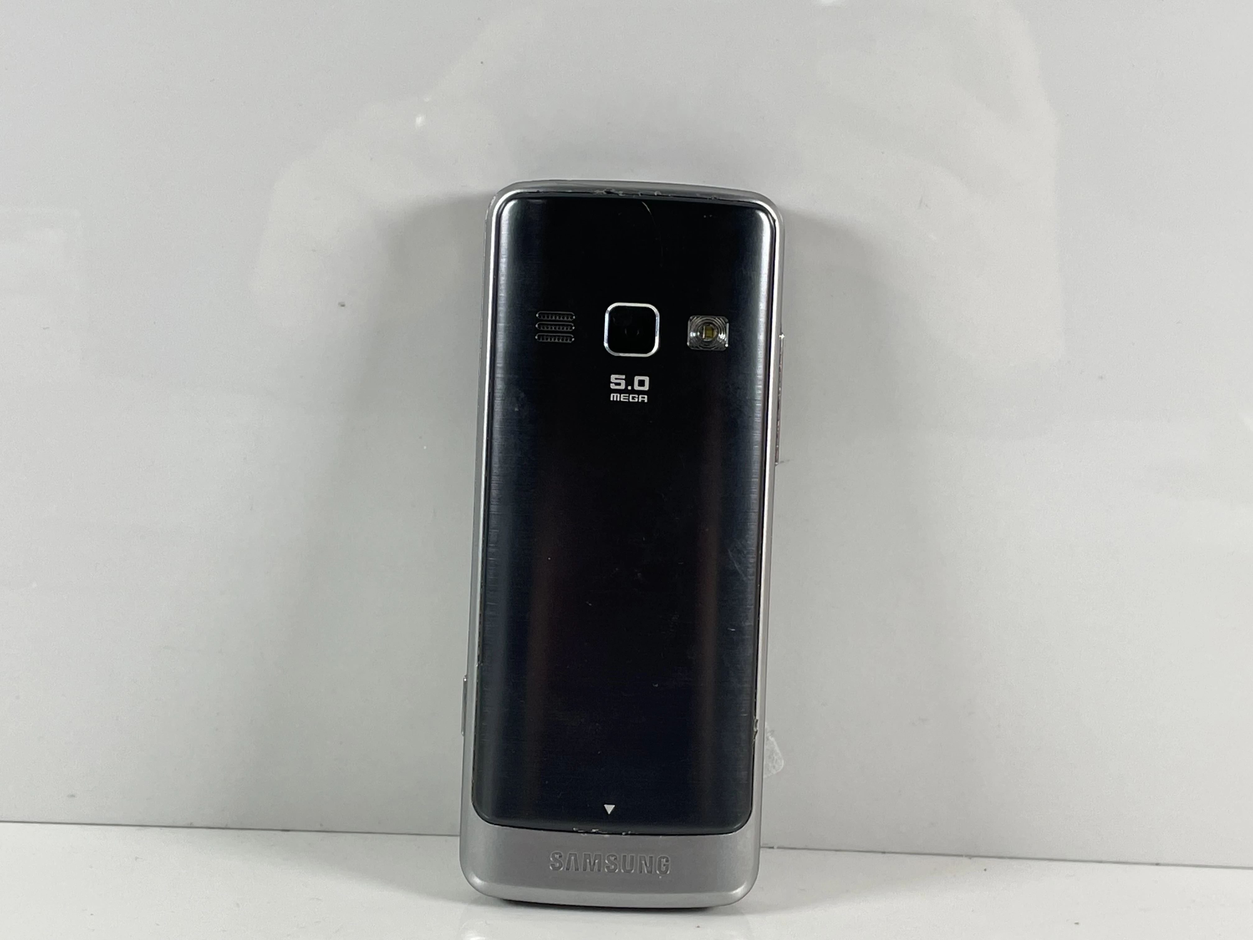 telefon-komorkowy-samsung-gt-s5610-4-mb-128-mb-3g-srebrny-kod-producenta-gt-s5610msaxeo