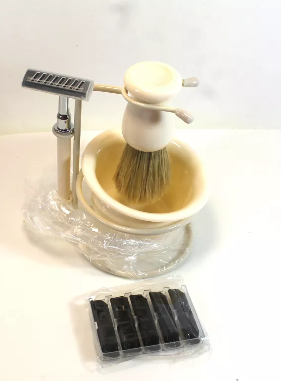 ZESTAW DO GOLENIA PĘDZEL MASZYNKA OSTRZA STOJAK GENTLEMEN'S BARBER KARSTEN