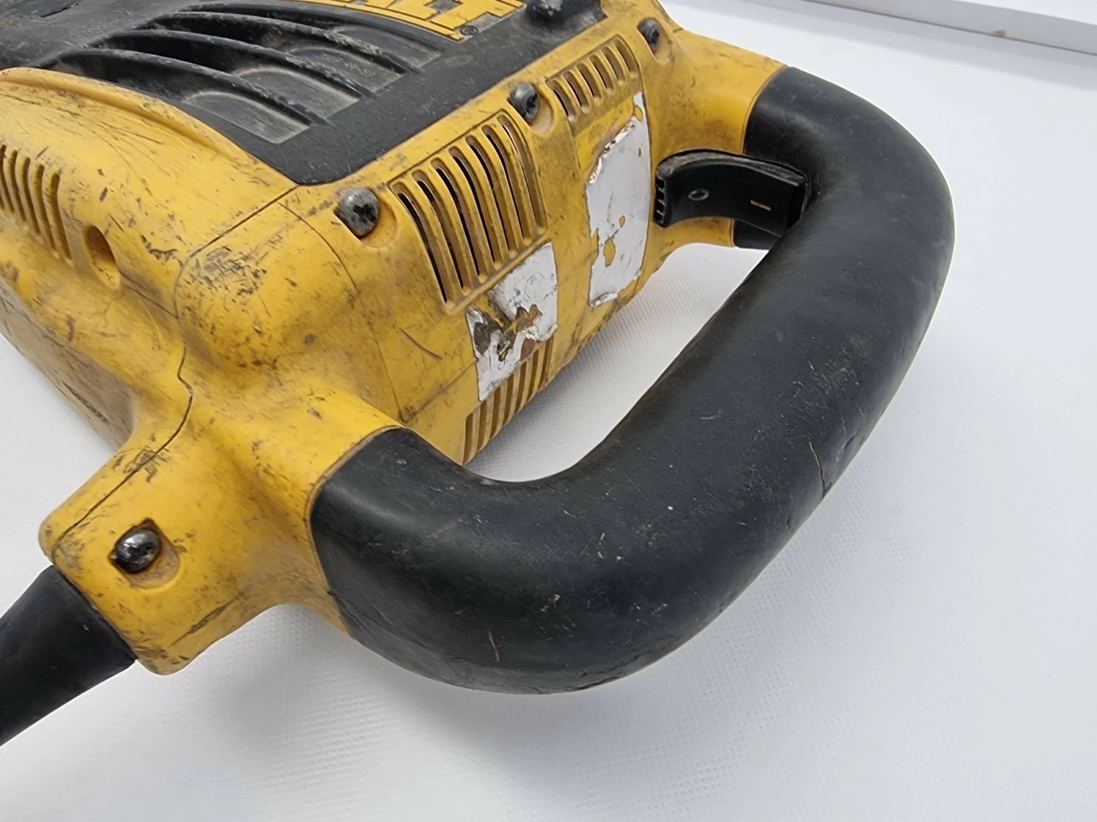 mlot-wyburzeniowy-dewalt-moc-155000