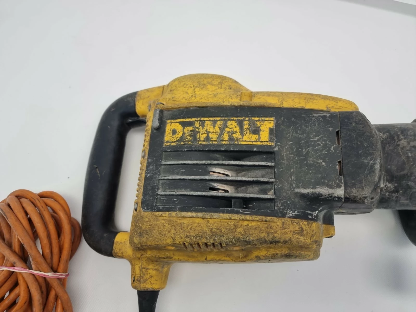 mlot-wyburzeniowy-dewalt-waga-produktu-z-opakowaniem-jednostkowym-12000