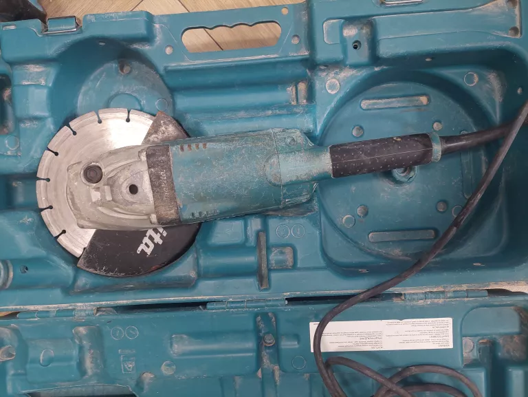 SZLIFIERKA MAKITA GA9020 2200W 2020R WALIZKA
