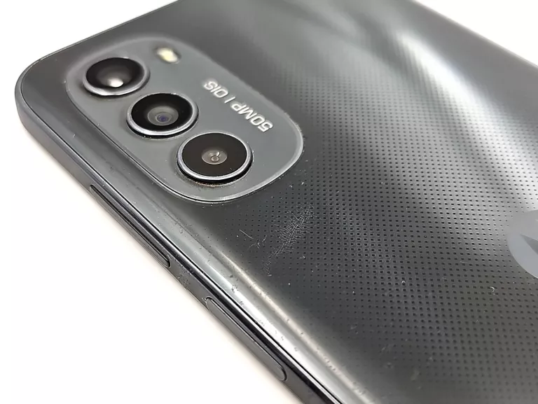 TELEFON MOTOROLA MOTO G82 5G (OPIS)