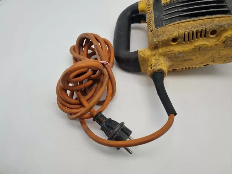 mlot-wyburzeniowy-dewalt-product-id-d713691d-0295-4265-bc33-5108c1472ebb