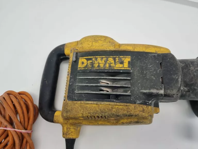 mlot-wyburzeniowy-dewalt-waga-produktu-z-opakowaniem-jednostkowym-12000