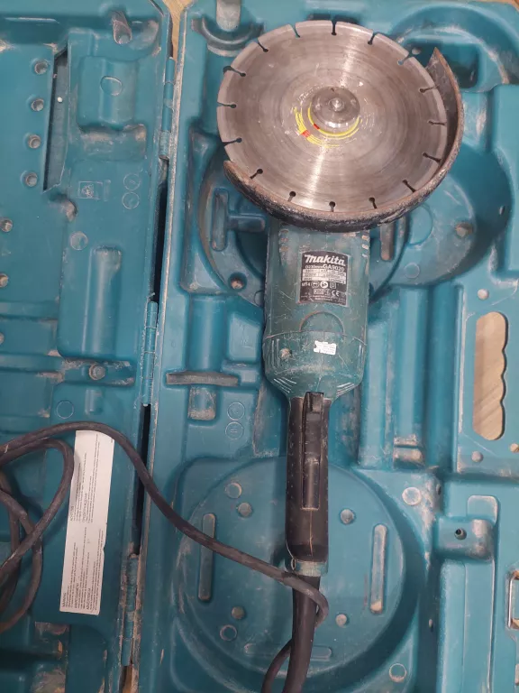 SZLIFIERKA MAKITA GA9020 2200W 2020R WALIZKA