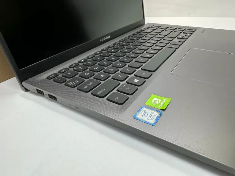 LAPTOP ASUS VIVOBOOK X512F I5-8265U 8GB/256GB SSD GEFORCE MX250 WIN11