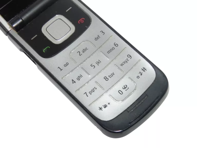 TELEFON NOKIA 2720 2720A-2 Z KLAPKĄ BEZ SIMLOCKA