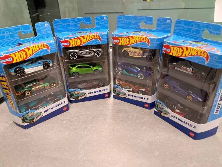 ZESTAW SAMOCHODZIKÓW HOT WHEELS 3 SZT