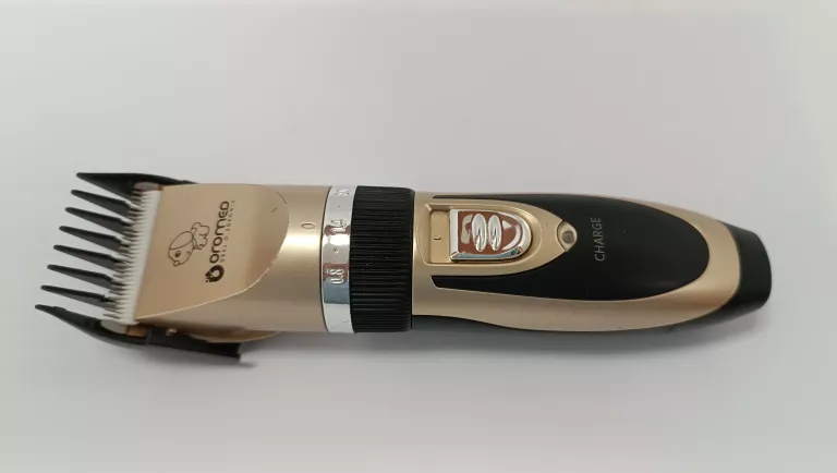 MASZYNKA DO STRZYŻENIA DLA ZWIERZĄT OROMED ORO-PET CLIPPER GOLD