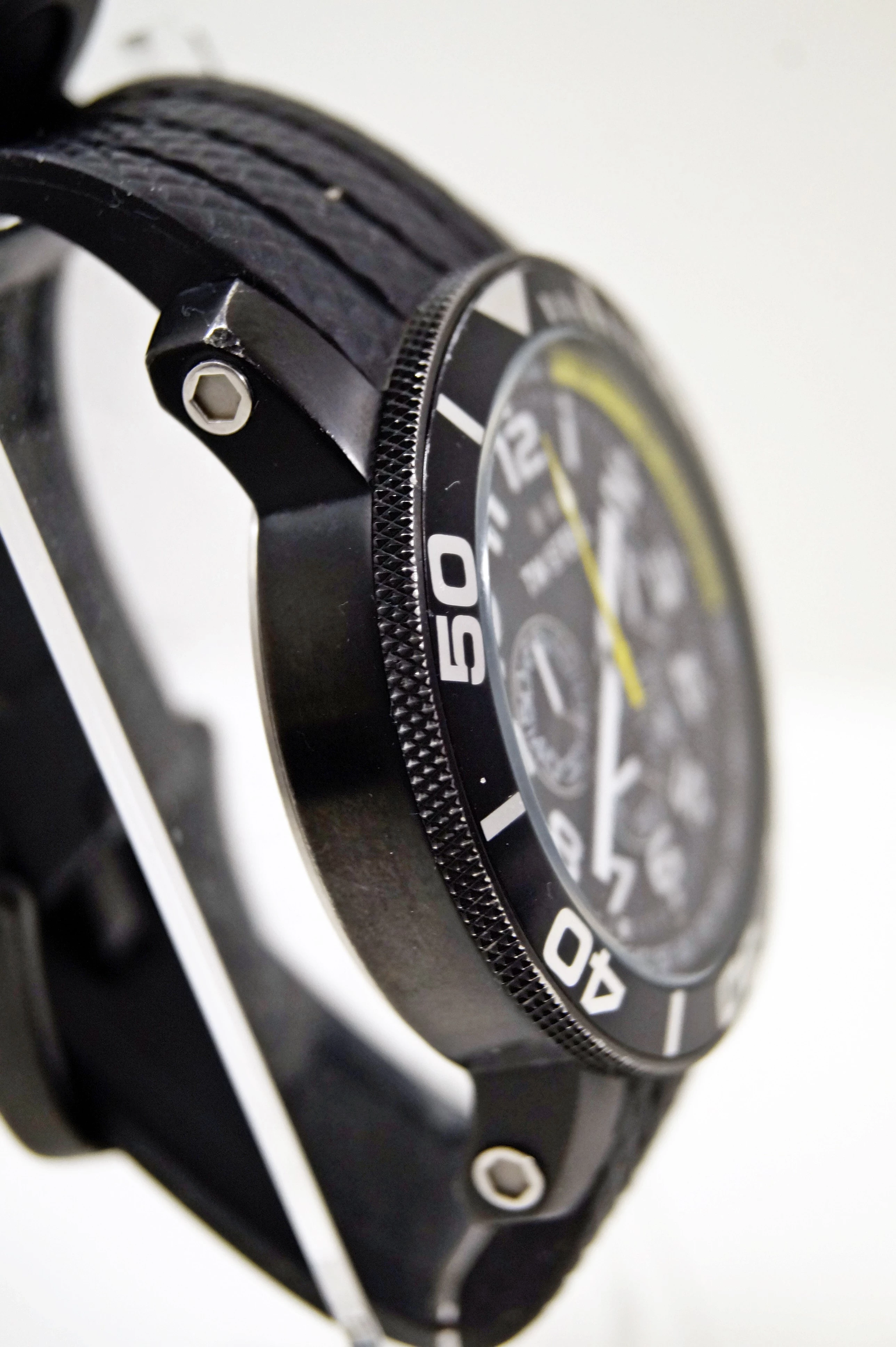 zegarek-meski-tw-steel-grandeur-diver-czarnyguma-o48-mm-funkcje-220-2