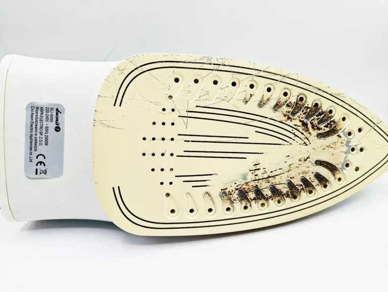 zelazko-leaf-at-okazja-at-moc-220000