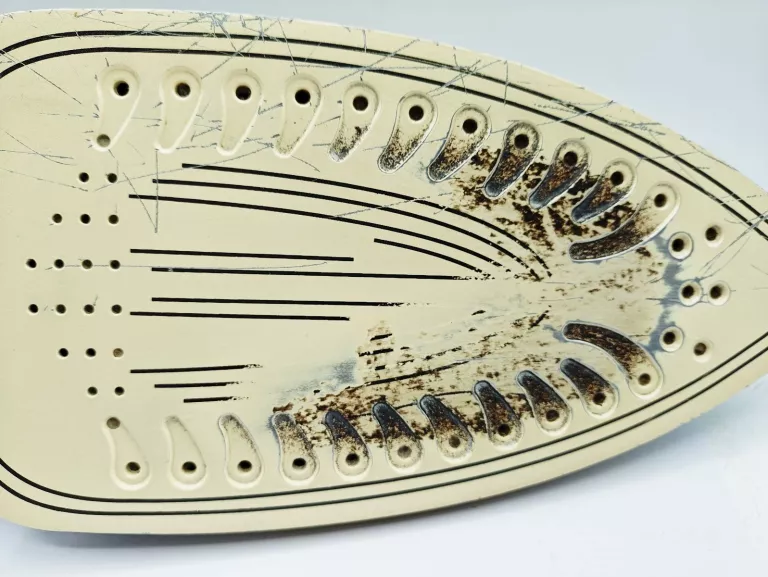 zelazko-leaf-at-okazja-at-model-zpb-003